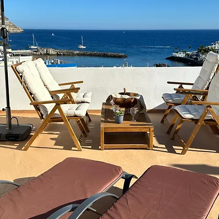 Palm Leaf Mogan Apartment